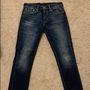 Levi’s dark wash jeans 31/32. Like new.